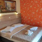 Gogo's - γωγώ Rooms&studios