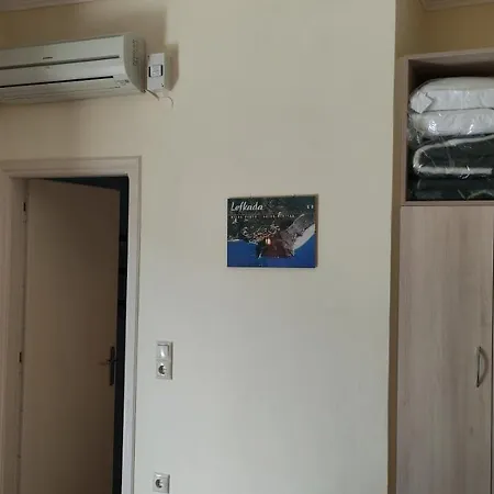 Gogo's - γωγώ & Guest house Nydri (Lefkada)