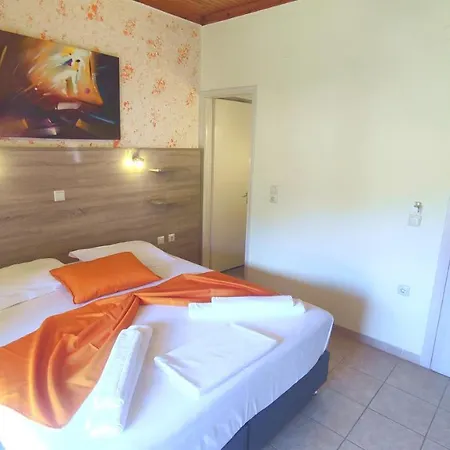 Gogo's - γωγώ & Guest house
