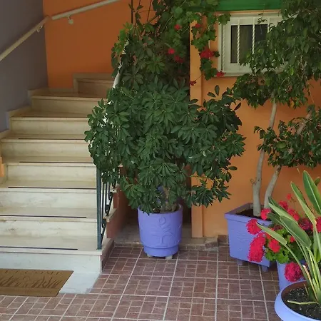 Konukevi Gogo's - γωγώ & 4*